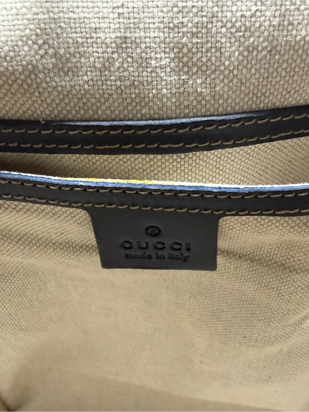 Gucci crossbody gg